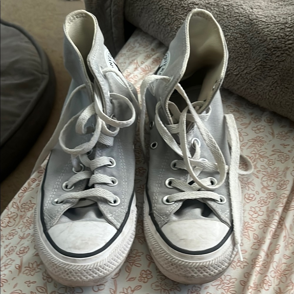 Women size 7 light gray High-Top Sneakers